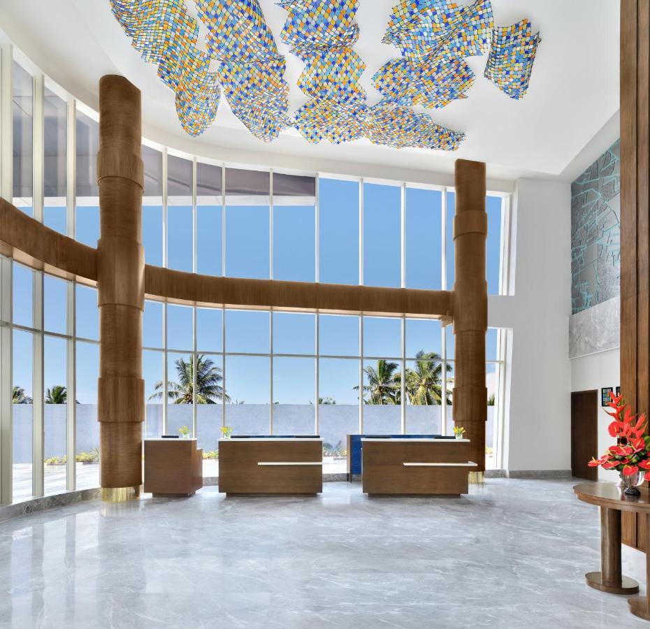Le Meridien Hyderabad Exterior foto Interior of the new terminal