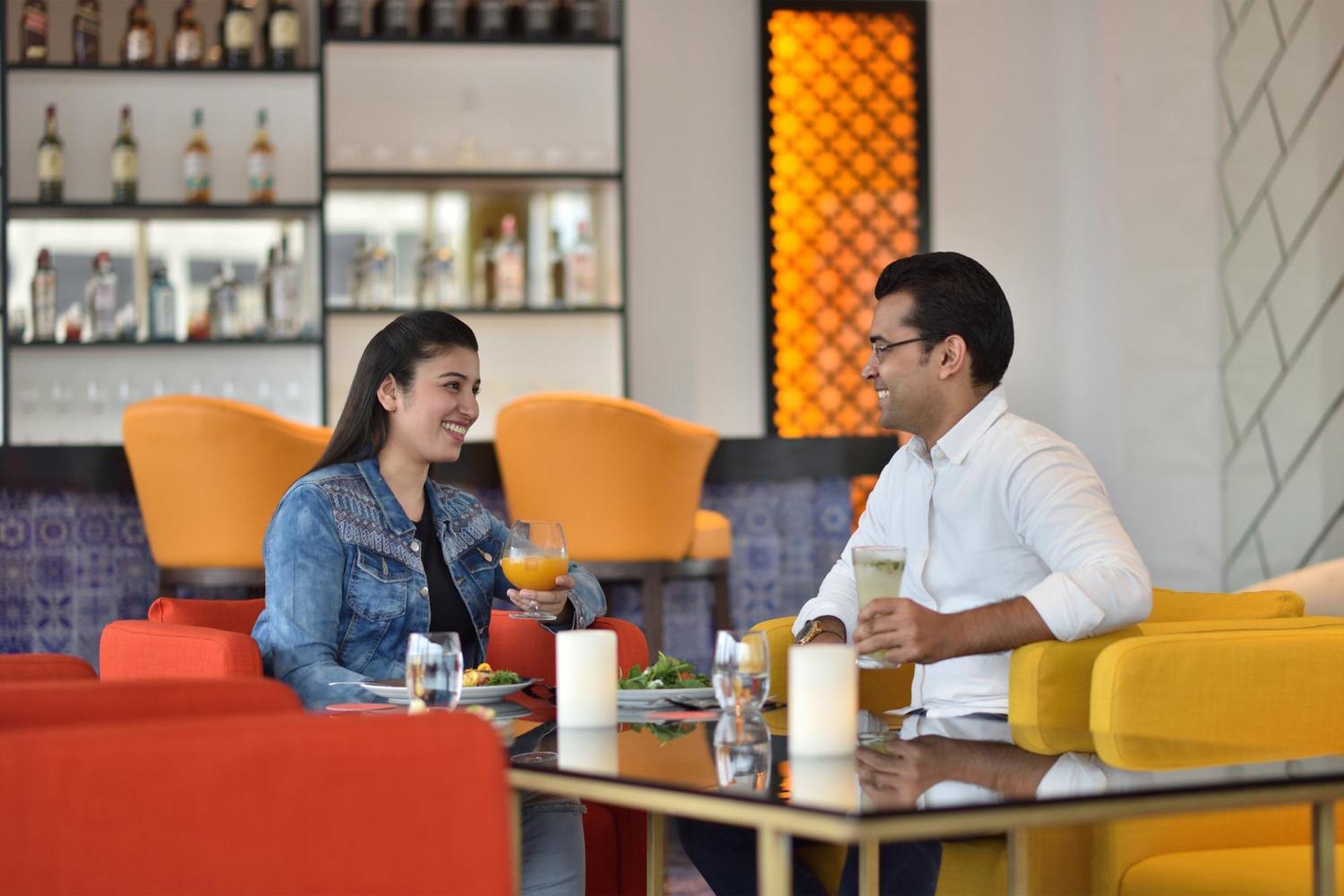 Le Meridien Hyderabad Exterior foto The Lounge at Mumbai Airport
